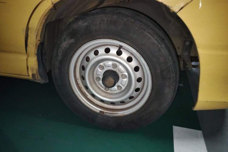 Used Jinbei Grace 2016 2.0L Standard Delivery Version Right Front Wheel Hub