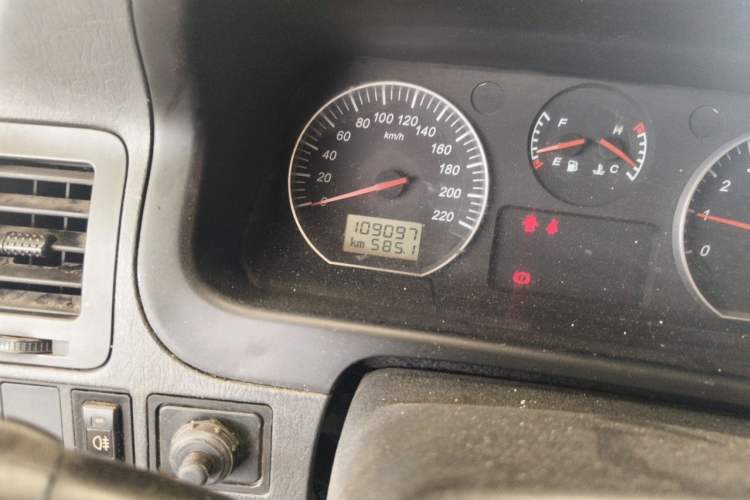 Used Jinbei Grace  Odometer Close Up
