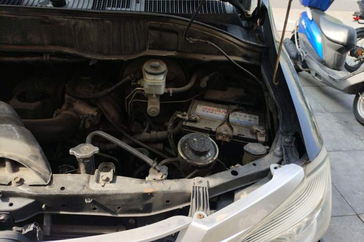 Used Jinbei Grace  Engine Bay Left