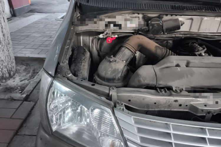 Used Jinbei Grace  Engine Bay Right