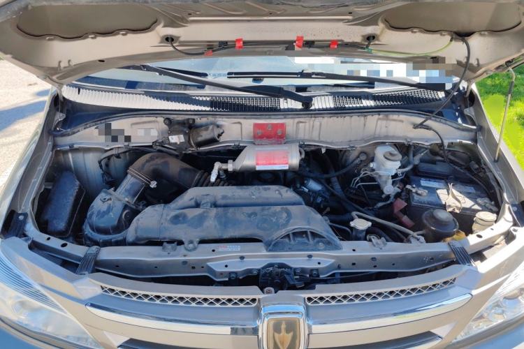Used Jinbei Grace 2018 2.2L Express Comfort 10-Seater V22 Engine Bay