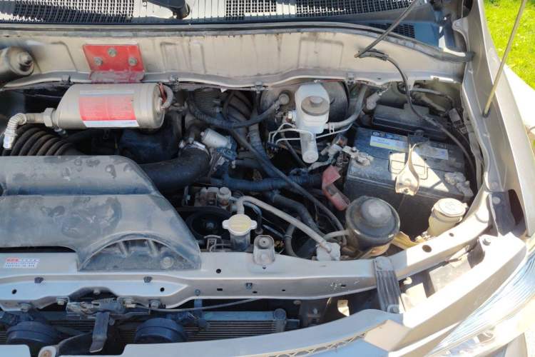 Used Jinbei Grace 2018 2.2L Express Comfort 10-Seater V22 Engine Bay Left