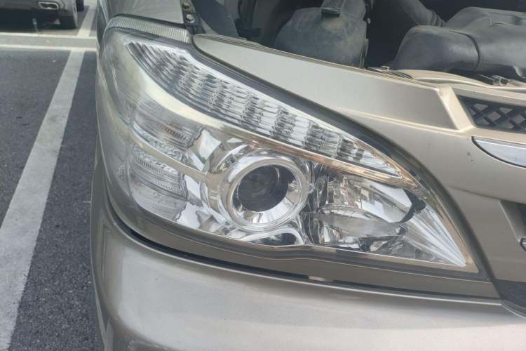 Used Jinbei Grace 2018 2.0L Express Comfort 7-Seater V19 Right Front Headlight
