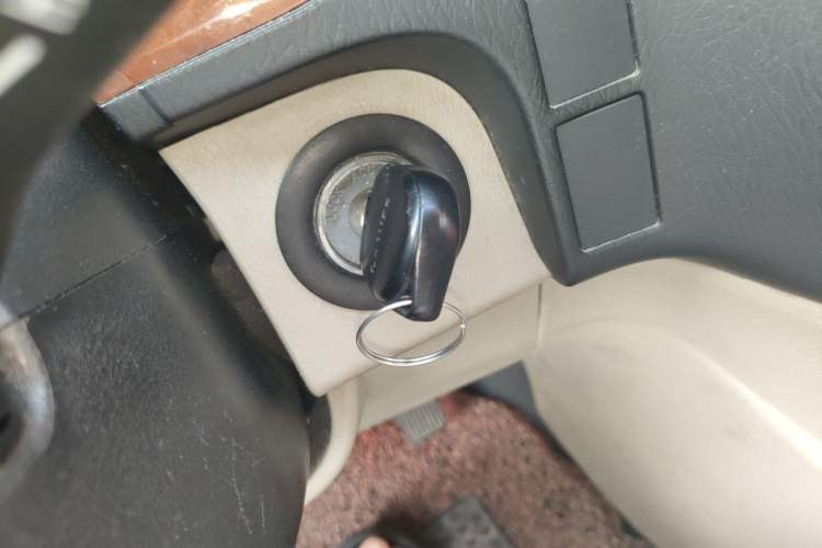 Used Jinbei Grace 2018 2.0L Express Comfort 7-Seater V19 Vehicle Key
