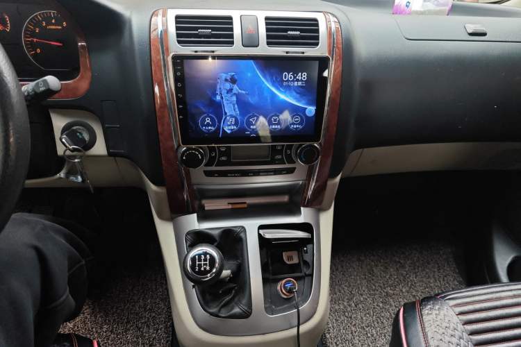 Used Jinbei Grace 2018 2.0L Express Comfort 7-Seater V19 Audio And AC Panel