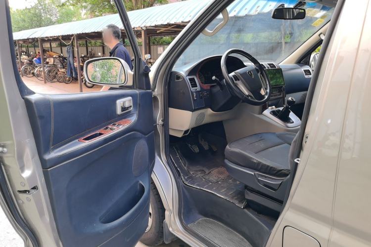 Used Jinbei Grace 2018 2.2L Express Luxury 10-Seater V22 Driver Seat