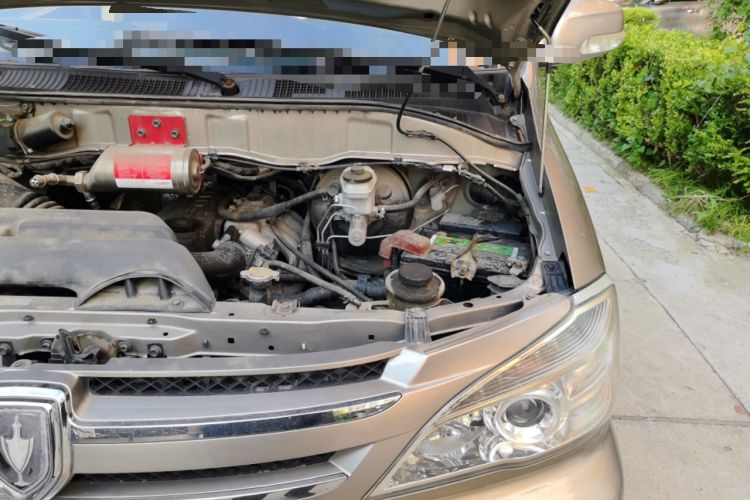 Used Jinbei Grace 2018 2.2L Express Luxury 10-Seater V22 Engine Bay Left