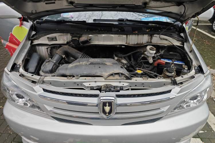 Used Jinbei Grace 2018 2.0L Express Comfort 7-Seater V19 Engine Bay