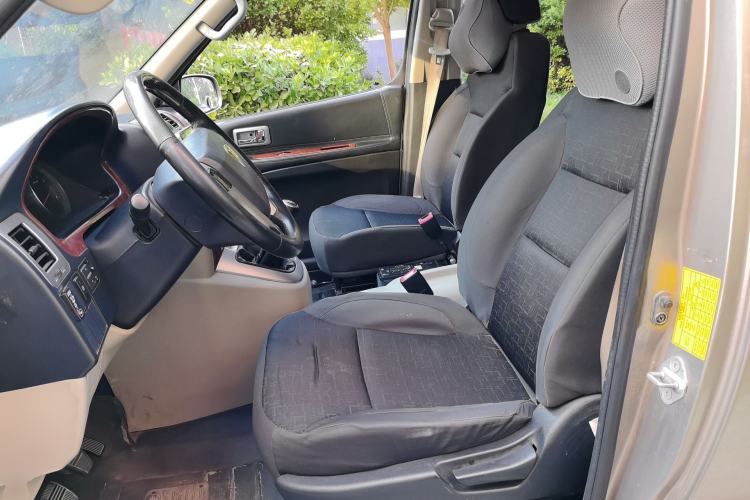 Used Jinbei Grace 2018 2.2L Express Luxury 10-Seater V22 Left Front Seat
