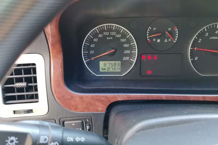 Used Jinbei Grace 2018 2.2L Express Luxury 10-Seater V22 Odometer Close Up