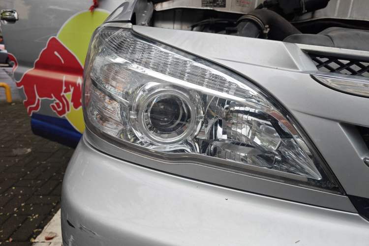 Used Jinbei Grace 2018 2.0L Express Comfort 7-Seater V19 Right Front Headlight