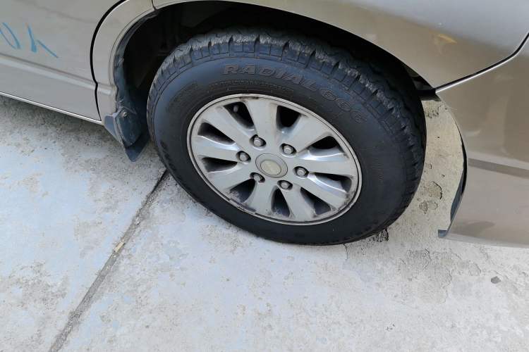 Used Jinbei Grace 2018 2.2L Express Luxury 10-Seater V22 Right Front Wheel Hub