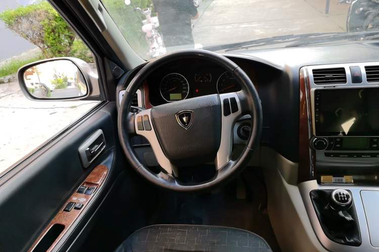 Used Jinbei Grace 2018 2.2L Express Luxury 10-Seater V22 Steering Wheel