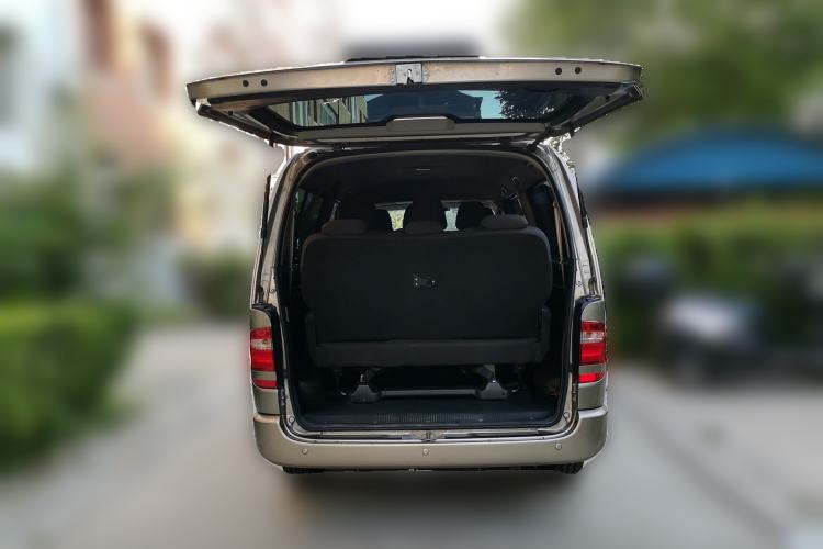 Used Jinbei Grace 2018 2.2L Express Luxury 10-Seater V22 Trunk