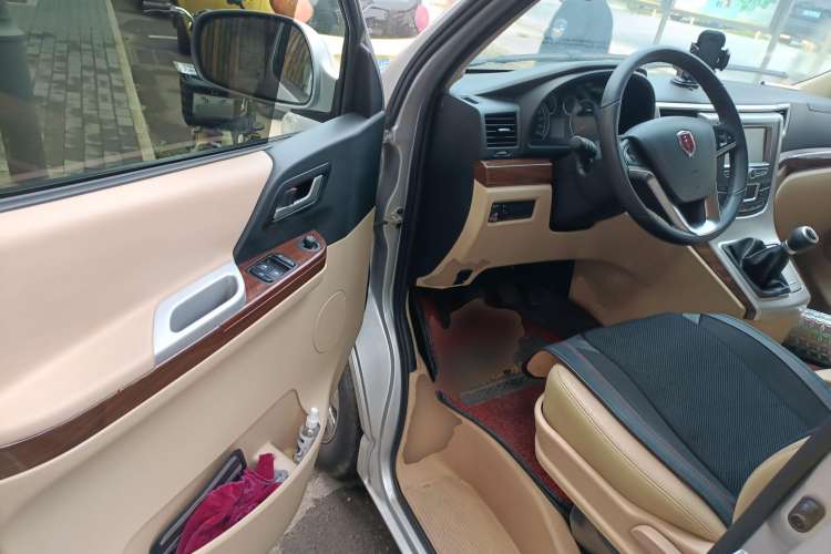 Used Jinbei Grace 2018 2.4L Manual Standard Version Long Wheelbase 10-Seater – 2TZS Driver Seat