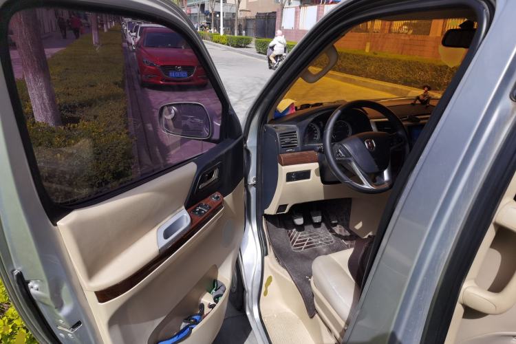 Used Jinbei Grace 2018 2.4L Manual Standard Version Long Wheelbase 9-Seater – 2TZS Driver Seat