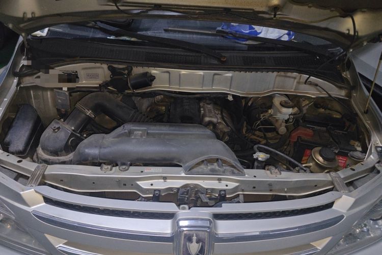 Used Jinbei Grace 2018 2.0L Express Comfort 7-Seater V19 Engine Bay
