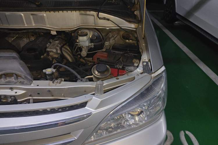 Used Jinbei Grace 2018 2.0L Express Comfort 7-Seater V19 Engine Bay Left