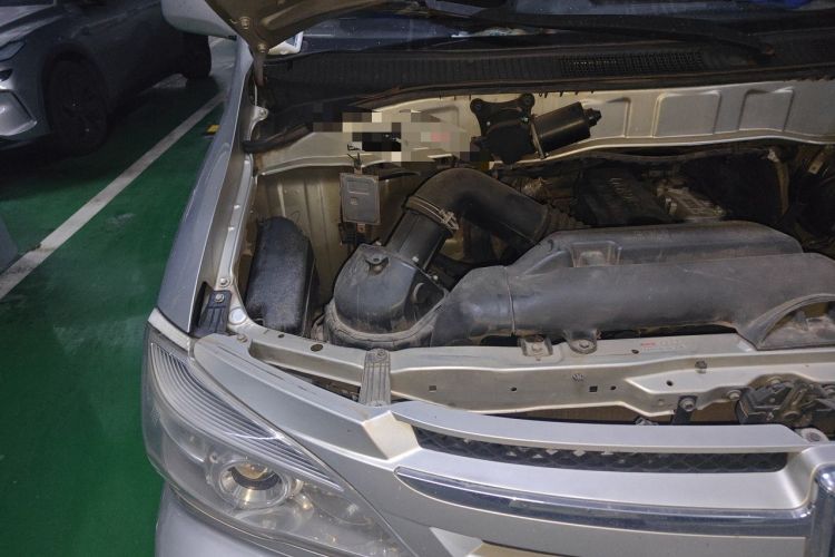 Used Jinbei Grace 2018 2.0L Express Comfort 7-Seater V19 Engine Bay Right