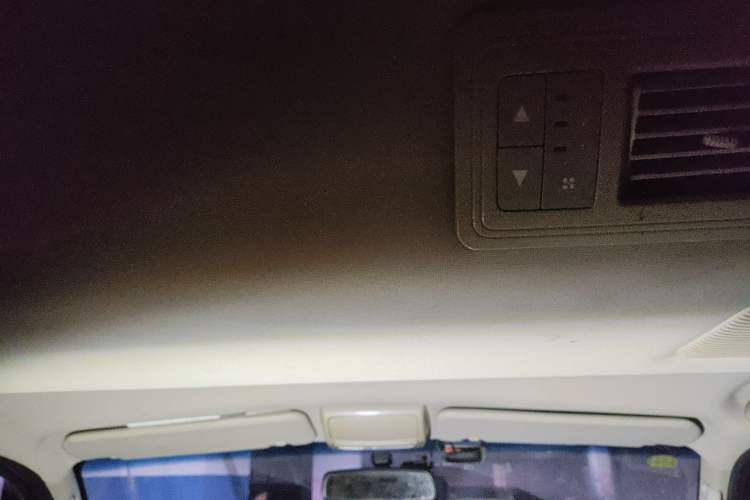 Used Jinbei Grace 2018 2.0L Express Comfort 7-Seater V19 Headliner