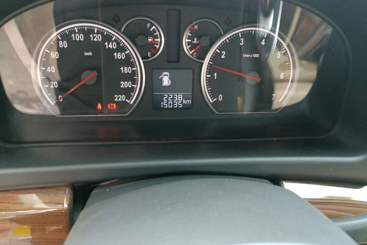 Used Jinbei Grace 2018 2.4L Manual Standard Version Long Wheelbase 10-Seater – 2TZS Odometer Close Up