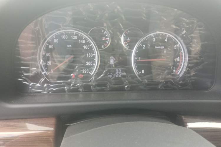 Used Jinbei Grace  Odometer Close Up