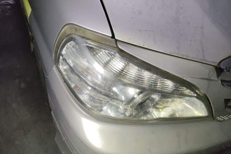 Used Jinbei Grace 2018 2.0L Express Comfort 7-Seater V19 Right Front Headlight
