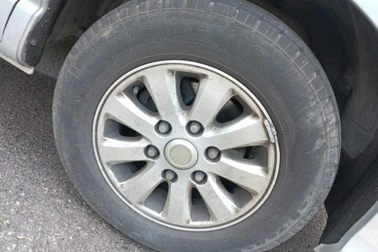 Used Jinbei Grace 2018 2.4L Manual Standard Version Long Wheelbase 10-Seater – 2TZS Right Front Wheel Hub