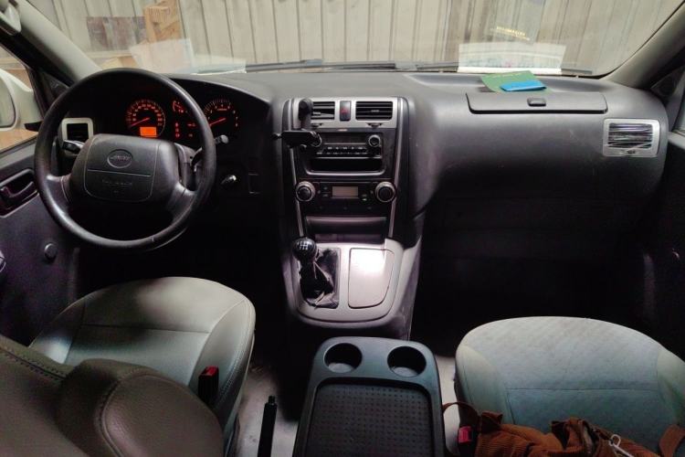 Used Jinbei Grace 2018 2.0L Express Luxury 7-Seater V19 Center Console