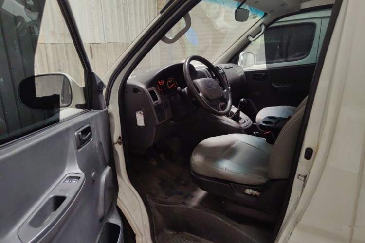 Used Jinbei Grace 2018 2.0L Express Luxury 7-Seater V19 Driver Seat
