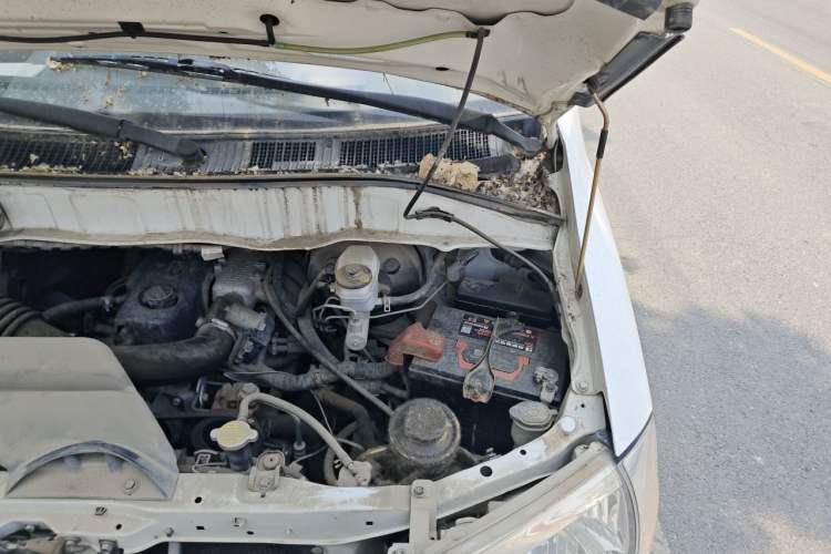Used Jinbei Grace  Engine Bay Left
