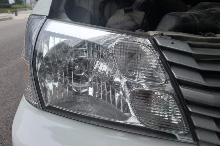 Used Jinbei Grace 2018 2.0L Express Comfort 7-Seater V19 Right Front Headlight
