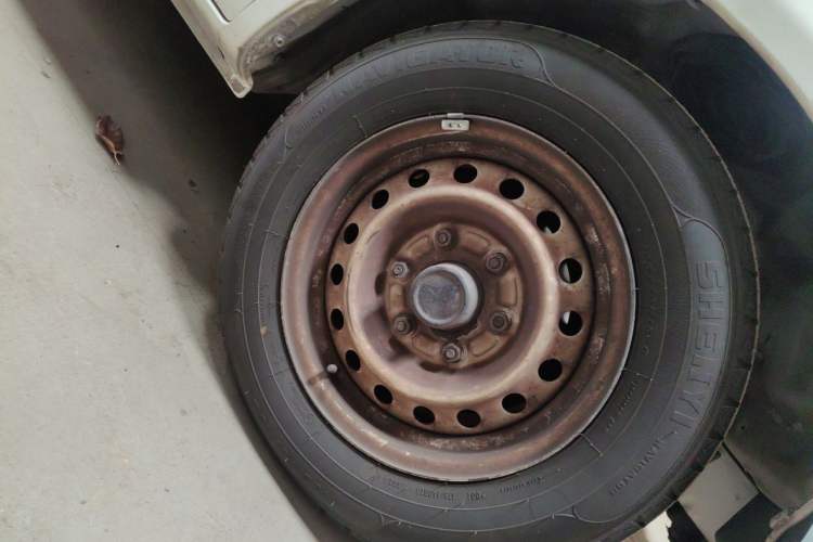 Used Jinbei Grace 2018 2.0L Express Luxury 7-Seater V19 Right Front Wheel Hub