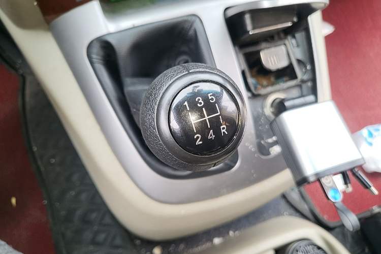 Used Jinbei Grace 2019 2.0L Express Comfort 7-Seater China VI 1TZS Gear Lever