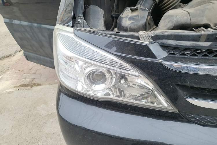 Used Jinbei Grace 2019 2.0L Express Comfort 7-Seater China VI 1TZS Right Front Headlight
