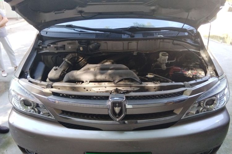 Used Jinbei Grace 2019 2.0L Express Comfort 7-Seater China VI 1TZS Engine Bay