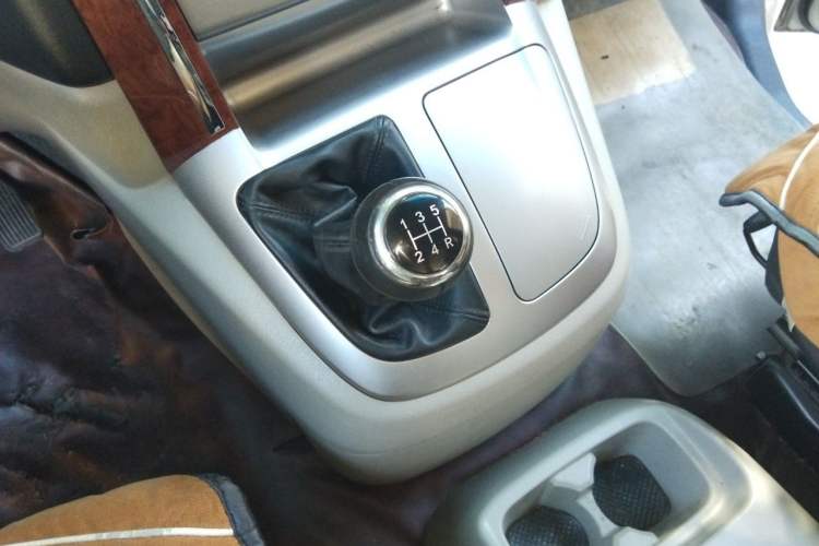 Used Jinbei Grace 2019 2.0L Express Comfort 7-Seater China VI 1TZS Gear Lever