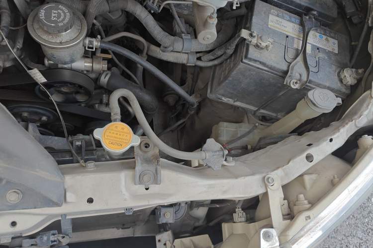 Used Jinbei Grace 2019 2.0L Express Flagship 9-Seater China VI 1TZS Engine Bay Left