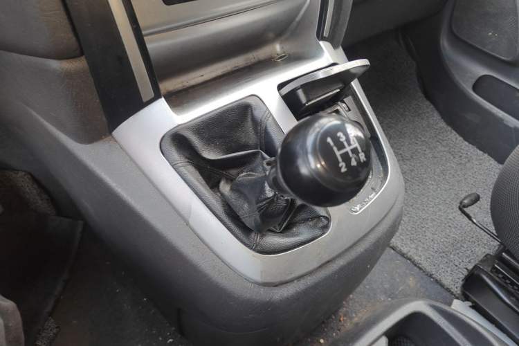 Used Jinbei Grace 2019 2.0L Express Flagship 9-Seater China VI 1TZS Gear Lever