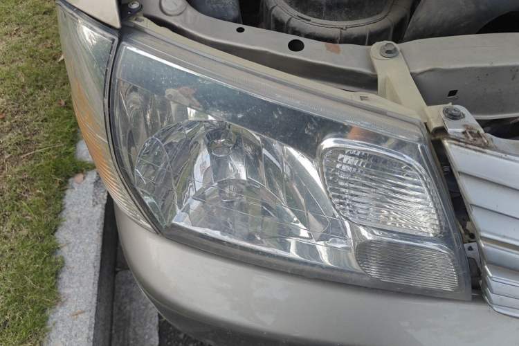 Used Jinbei Grace 2019 2.0L Express Flagship 9-Seater China VI 1TZS Right Front Headlight
