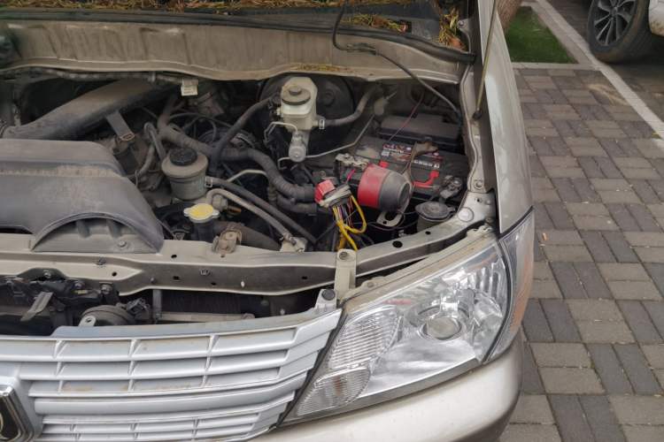Used Jinbei Grace  Engine Bay Left