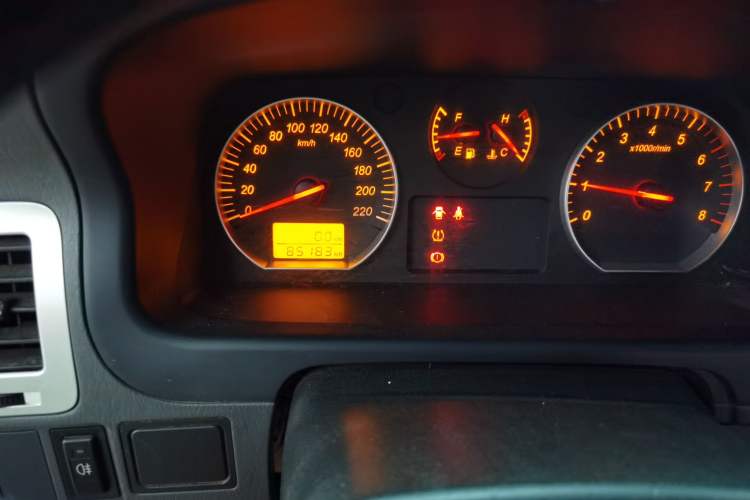 Used Jinbei Grace  Odometer Close Up