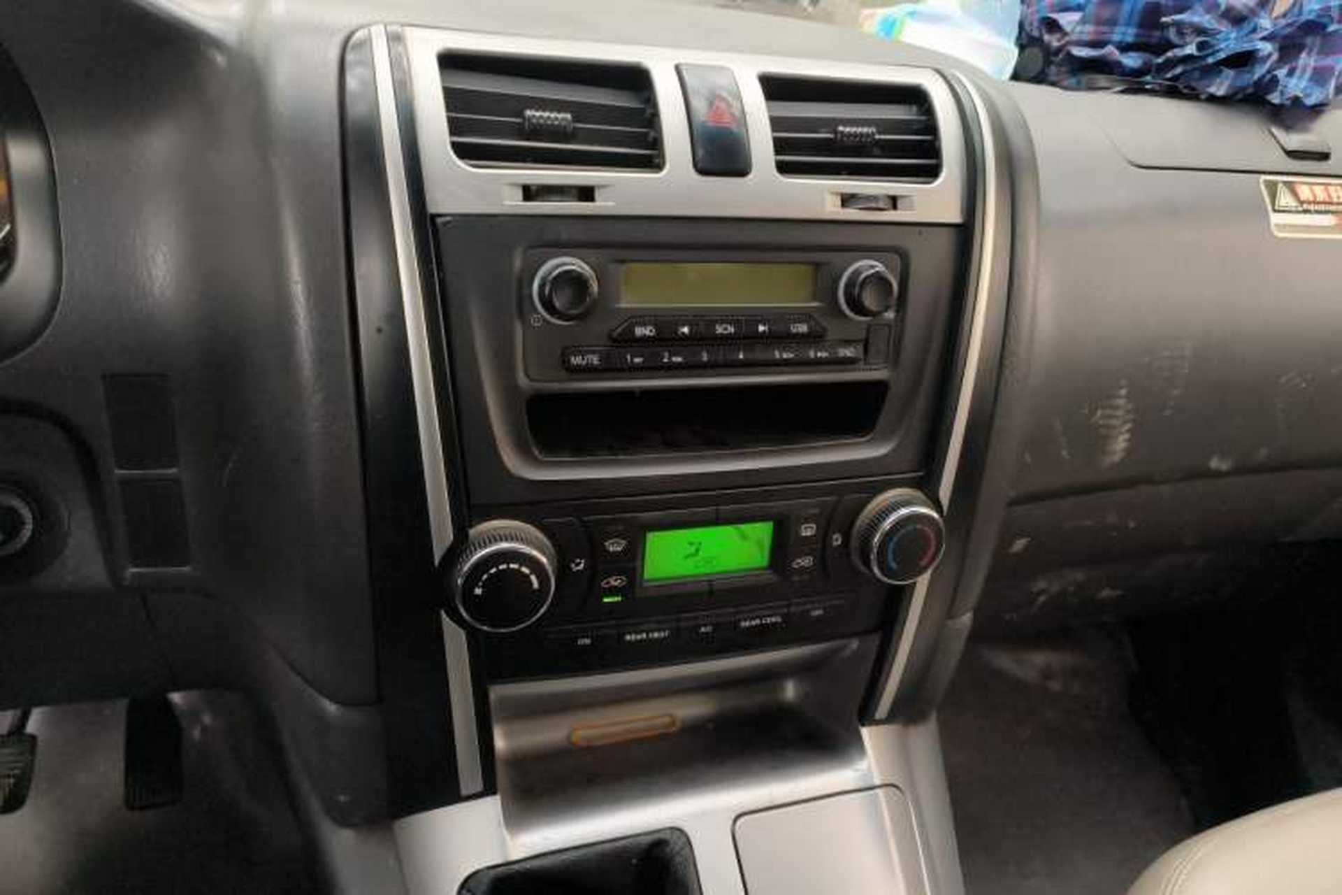 Used Jinbei Grace 2019 2.0L Express Flagship 9-Seater China VI 1TZS Audio And AC Panel