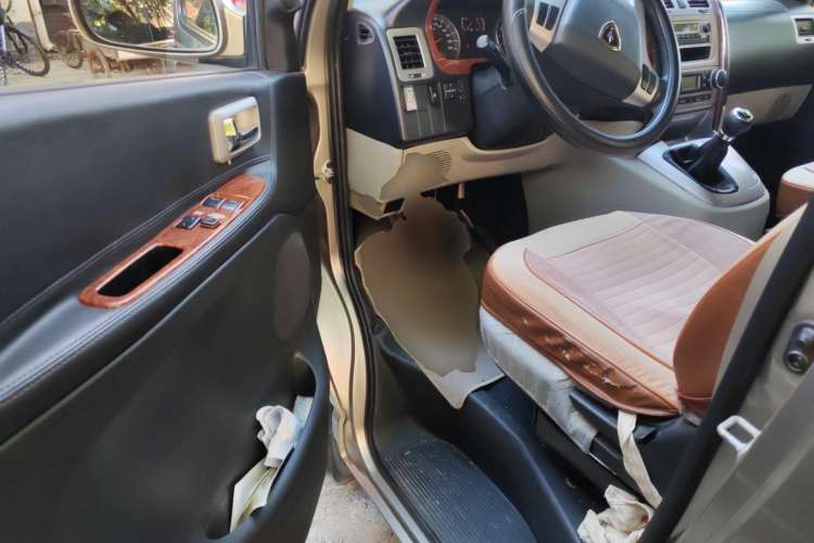 Used Jinbei Grace 2019 2.0L Express Comfort Version 10-Seater China VI Emission Standard 1TZS Driver Seat