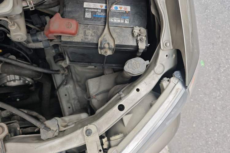 Used Jinbei Grace 2019 2.0L Express Comfort 7-Seater China VI 1TZS Engine Bay Left