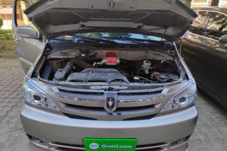 Used Jinbei Grace 2019 2.0L Express Comfort Version 10-Seater China VI Emission Standard 1TZS Engine Bay