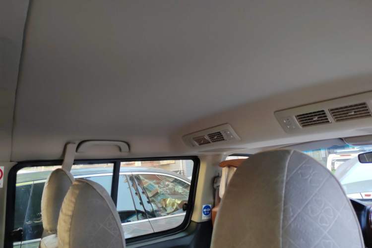 Used Jinbei Grace 2019 2.0L Express Comfort Version 10-Seater China VI Emission Standard 1TZS Headliner