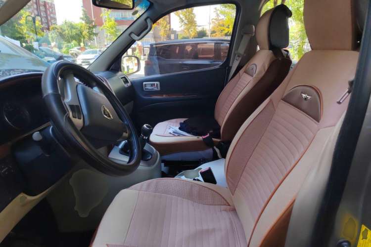 Used Jinbei Grace 2019 2.0L Express Comfort Version 10-Seater China VI Emission Standard 1TZS Left Front Seat