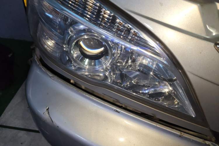 Used Jinbei Grace 2019 2.0L Express Comfort 7-Seater China VI 1TZS Right Front Headlight