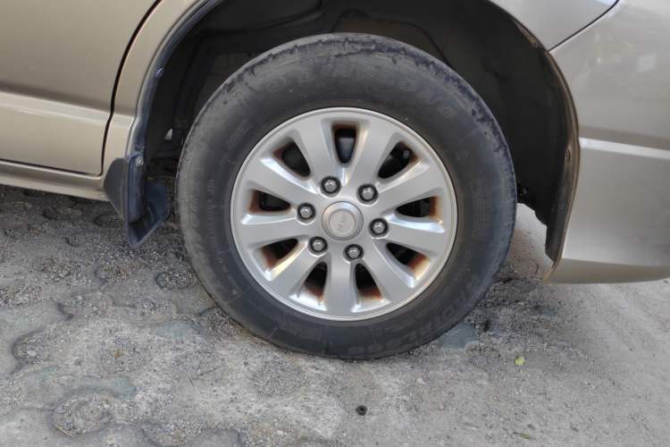 Used Jinbei Grace 2019 2.0L Express Comfort Version 10-Seater China VI Emission Standard 1TZS Right Front Wheel Hub